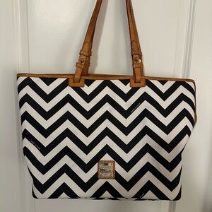 Dooney & Bourke Signature Logo Chevron Shopper Tote Vachetta Leather Black White